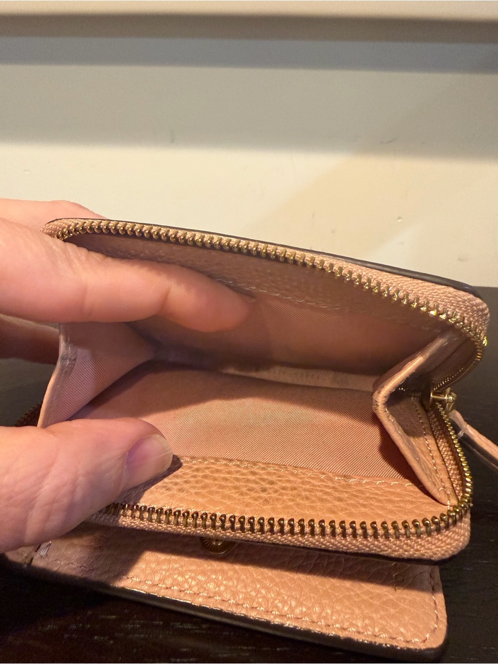 Tory Burch Britten Pebbled Leather Wallet - Picture 10 of 10